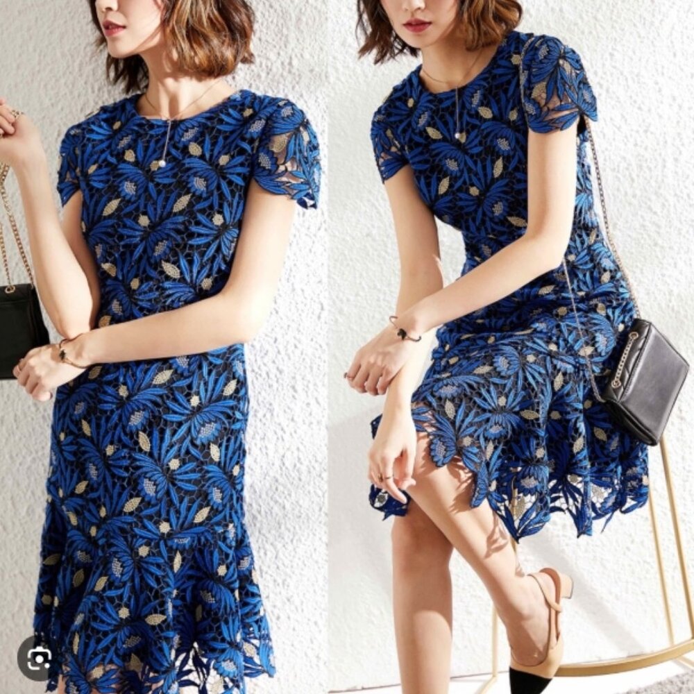 Alice + Olivia Imani Cap-Sleeve Lace Fit & Flare Dress Blue Mini M (Orig. $440)